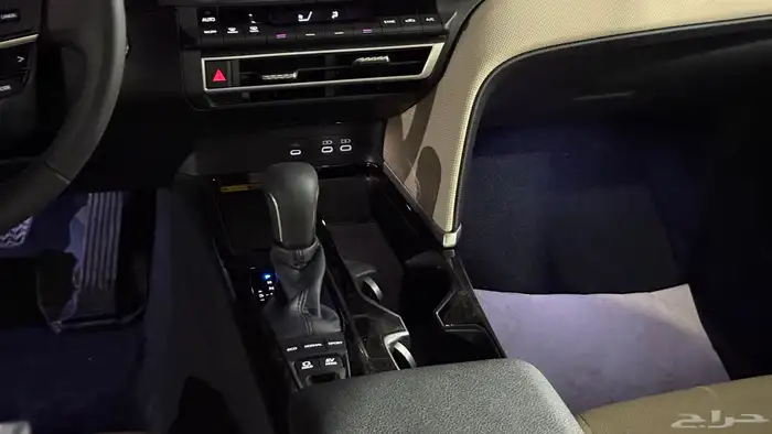 كامري هايبرد LE 2025 8