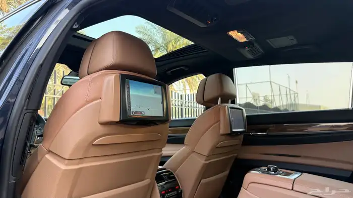 بي ام دبليو 740Li 2010 ( ممشى قليل ) 33