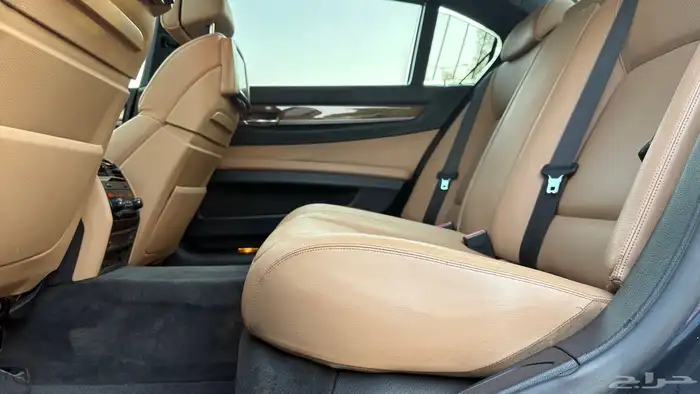 بي ام دبليو 740Li 2010 ( ممشى قليل ) 30