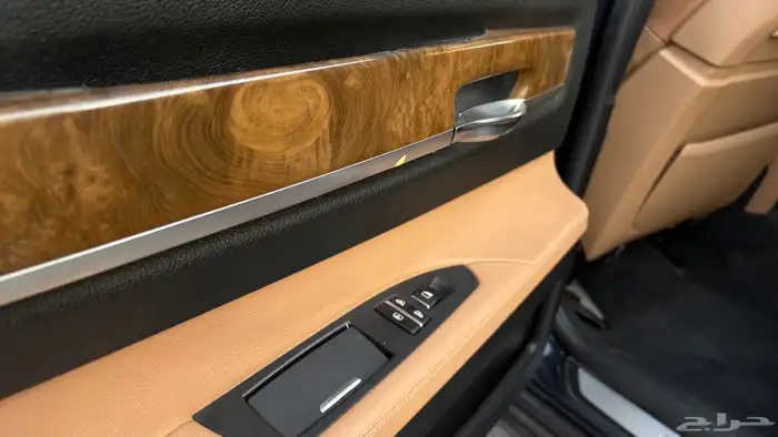 بي ام دبليو 740Li 2010 ( ممشى قليل ) 28