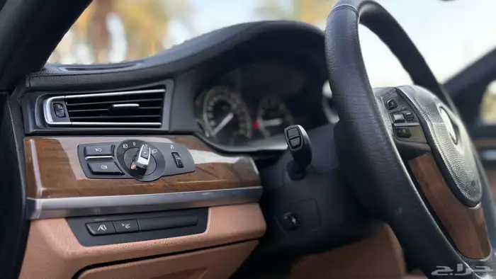 بي ام دبليو 740Li 2010 ( ممشى قليل ) 21