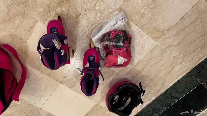 2 طقم احذية تزلج عدد مقاس 30 - 32 1