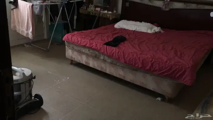 مكيفات و تلاجه و سرير للبيع 3