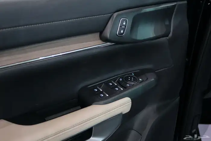 فورد ايفرست لمتد بنزين موديل 2025 بسعر 181.700 17