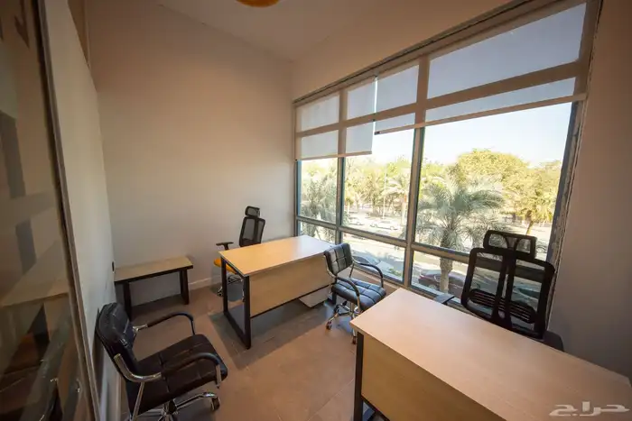 مكاتب مؤثثة للإيجار 11
