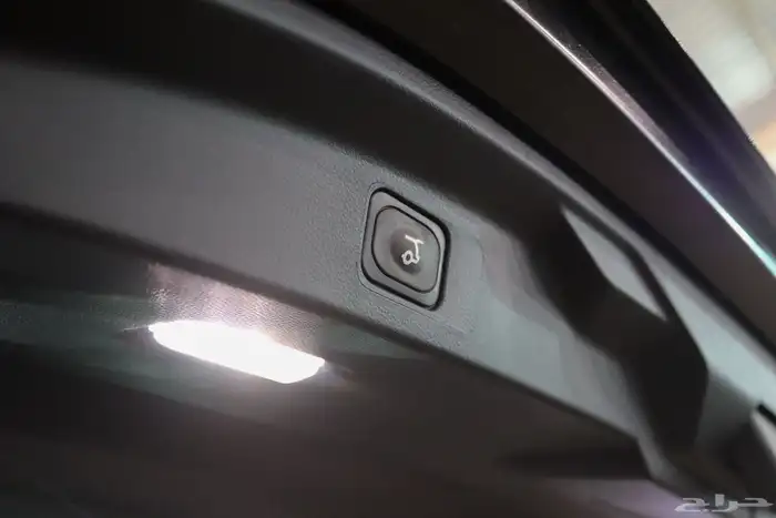 فورد ايفرست لمتد بنزين موديل 2025 بسعر 181.700 15