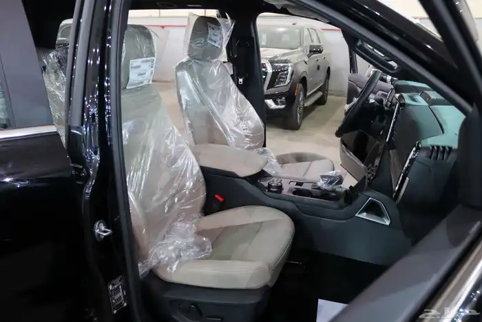 فورد ايفرست لمتد بنزين موديل 2025 بسعر 181.700 9