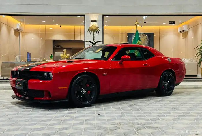 شالينجر SRT8 نظيف جدا سعودي 1