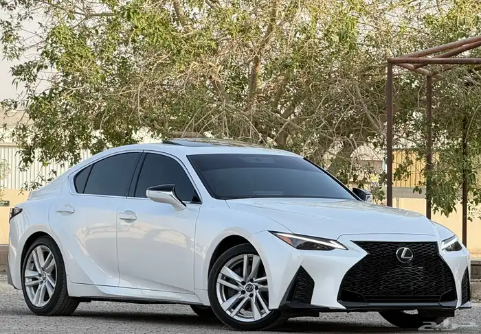 لكزس is300 2023 ممشى (39) الف 1