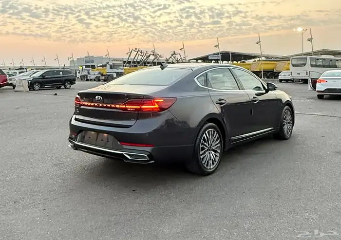 كيا كادينزا 2020 ( بنزين ) شبه جديدة للبيع 3