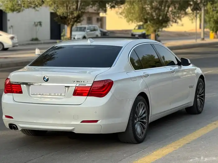 بي ام دبيلو 730 2011 8