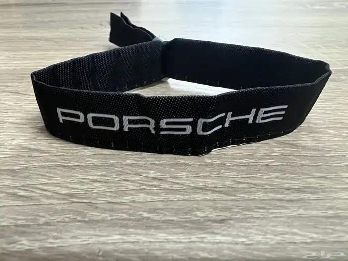 سوار يد من بورشه 1