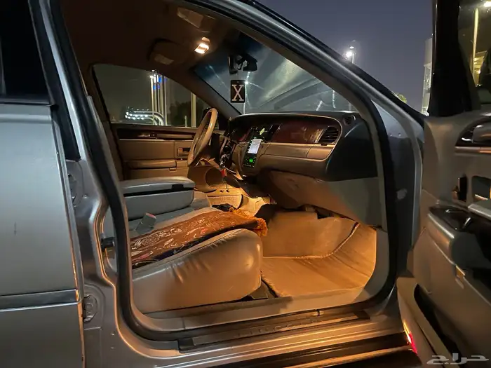 Lincoln Town Car   Executive (لارج) 30