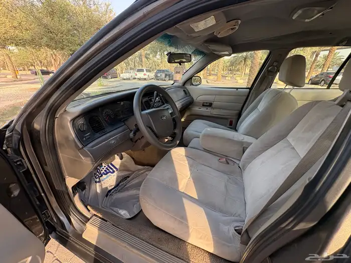 كراون فكتوريا بوليسي 2006 ممشى قليل 7