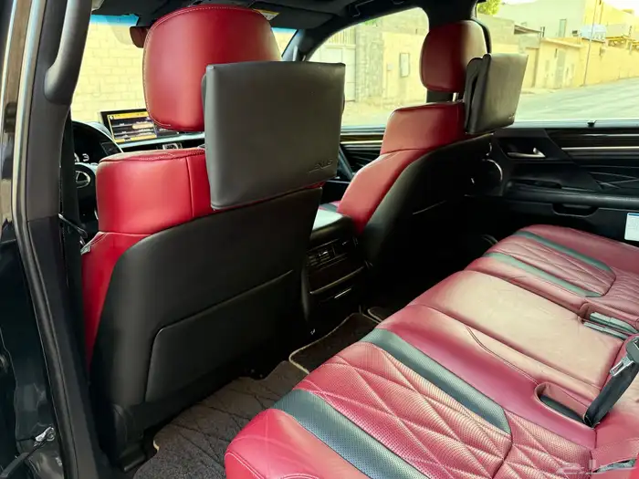 لكزس بلاك ديشن 2019 29