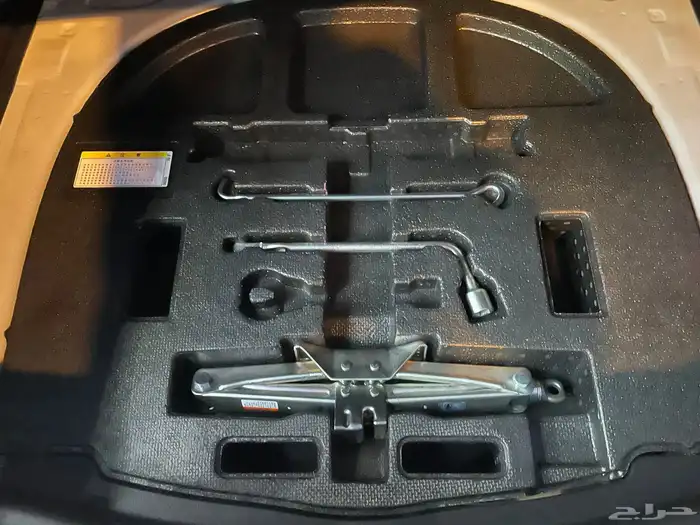 تويوتا كامري 2024 فل لومير وارد الصين ( بنزين ) 4 سلندر 27