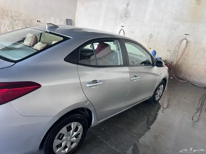 يارس 2018 ممشي قليل لون فضي 0