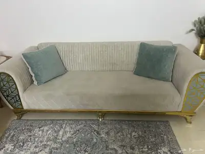 طقم كنب من 8 اشخاص مع طاوله كبيره وطاولتين صغيره index