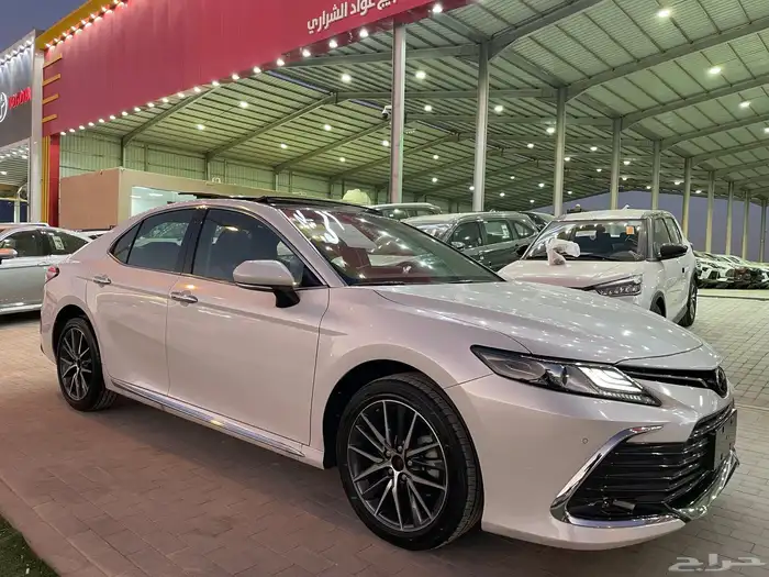 تويوتا كامري 2024 فل لومير وارد الصين ( بنزين ) 4 سلندر 2