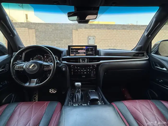 لكزس بلاك ديشن 2019 33