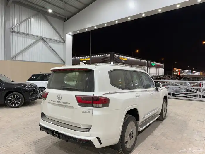 تويوتا لاندكروزر جكسار 2025 اصفار فل الفل تنفس طبيعي 3