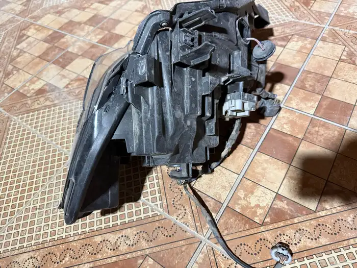 شمعة مازدا 6 2024 4