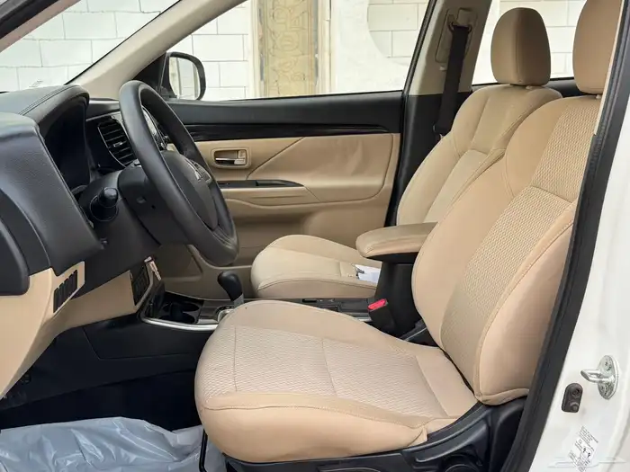 ميتسوبيشي اوتلاندر 2020 7مقاعد 14