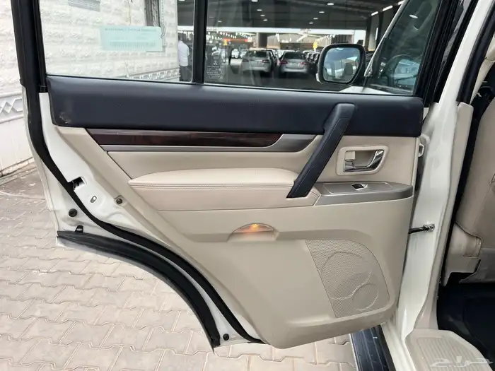 باجيرو 2022 بنزين فل كامل نظيف جدا لدى قمة الاطلال 31