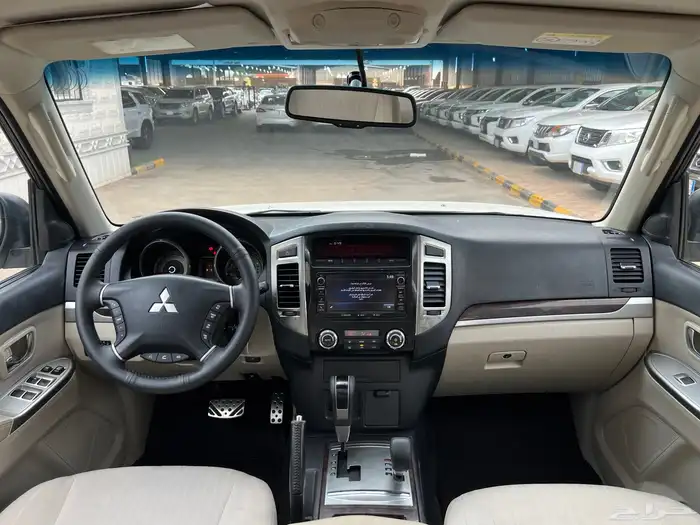 باجيرو 2022 بنزين فل كامل نظيف جدا لدى قمة الاطلال 35