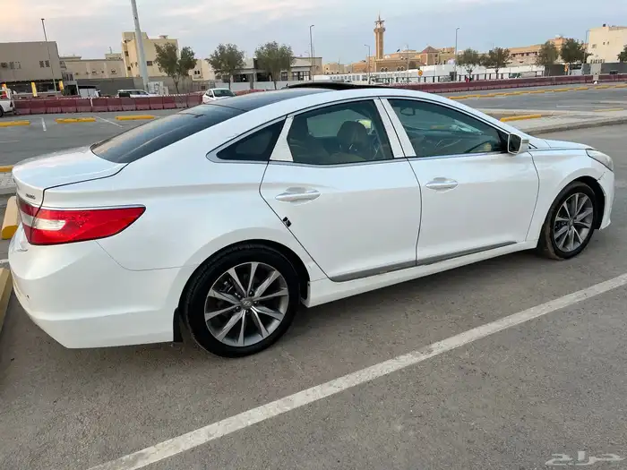 ازيرا 2016 اول مالك 11