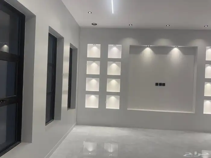 فيلا مع شقه للبيع بشرق الاسكان 5