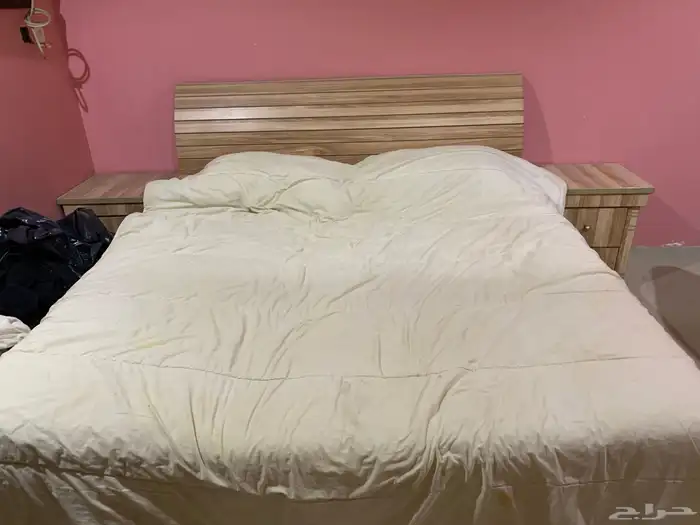 سرير كينق  2 كومدينة  تسريحة  دولاب  دولاب 5 ادراج 0