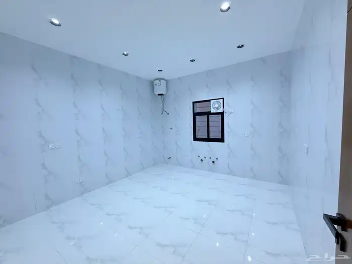 للبيع روف علوي بمدخل سياره تشطيبVipبمساحه346م 12