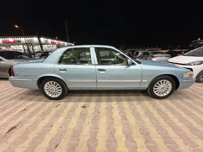 جراند ماركيز موديل 2011 نظيف 3