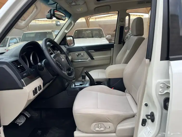 باجيرو 2022 بنزين فل كامل نظيف جدا لدى قمة الاطلال 47