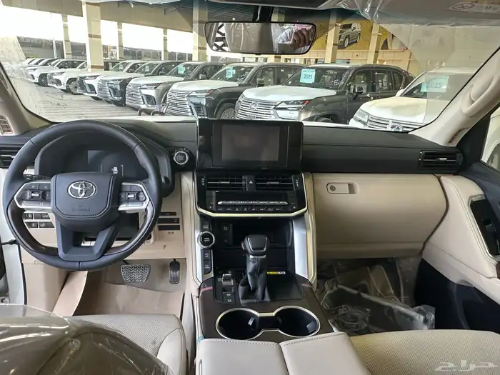 تويوتا GXRL4بريمي شهاده 2025 ابيض داخل بيج 8