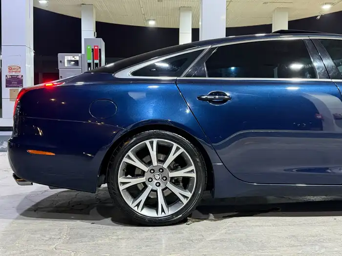 جاكوار XJL Portfolio 2012 فل اطلبية تنفس طبيعي بحالة الوكالة 9