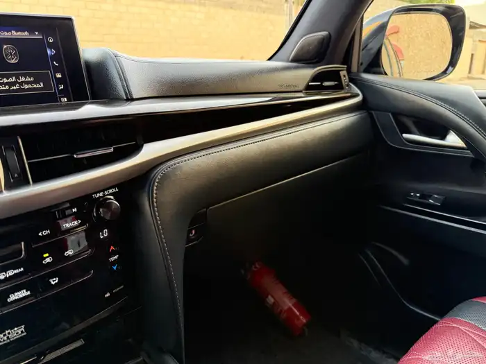 لكزس بلاك ديشن 2019 27