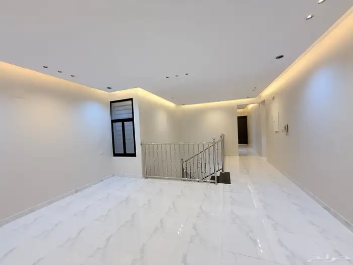 للبيع روف علوي بمدخل سياره تشطيبVipبمساحه346م 25