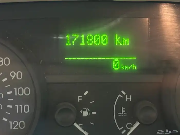 جراند ماركيز موديل 2011 نظيف 12