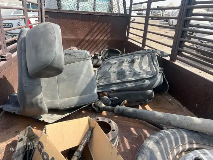 للبيع قطع غيار كيا دينا 2