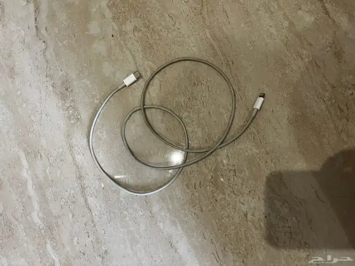 شاحن آيفون من 13 2