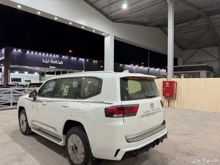 تويوتا لاندكروزر جكسار 2025 اصفار فل الفل تنفس طبيعي 4