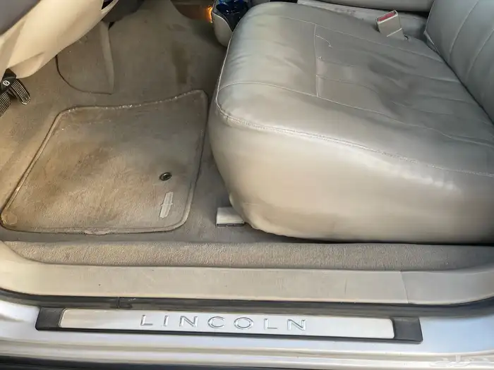 Lincoln Town Car   Executive (لارج) 22