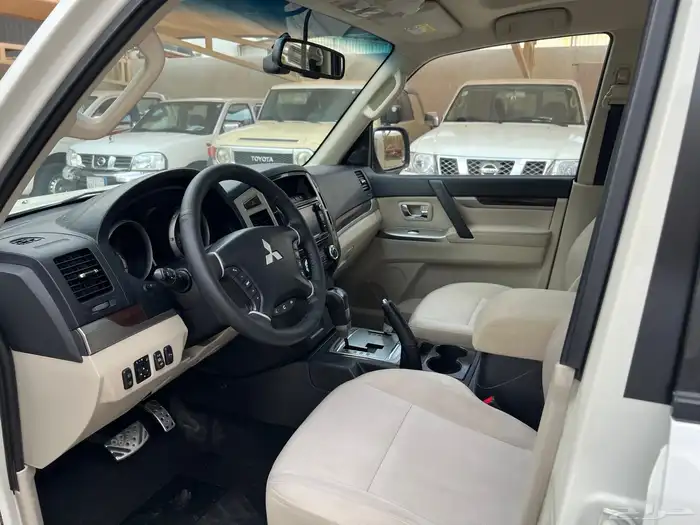 باجيرو 2022 بنزين فل كامل نظيف جدا لدى قمة الاطلال 49