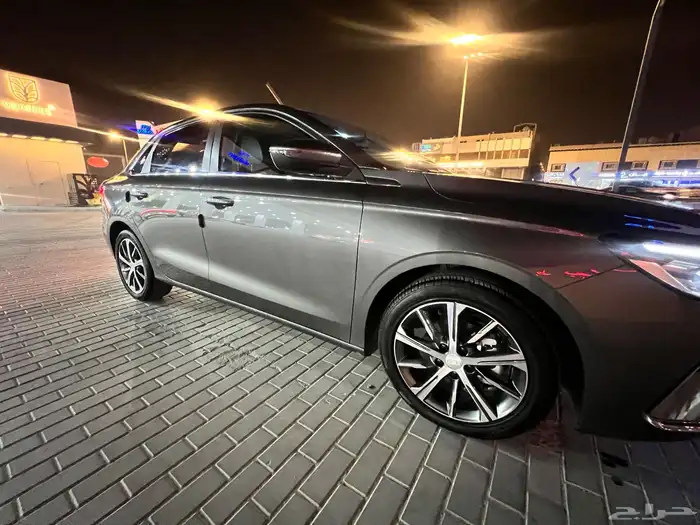 جيلي امجراند 8