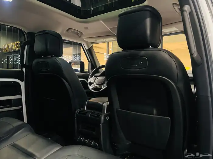 لاند روفر ديفندر 2020 HSE (بحالة ممتازة) 11