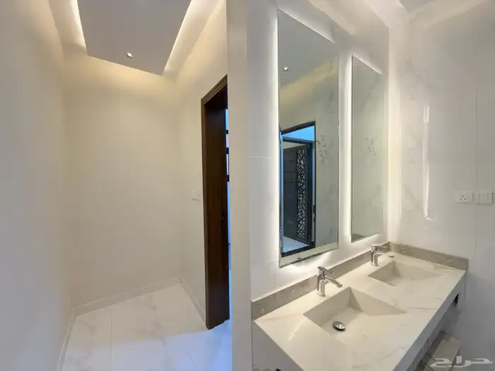 للبيع روف علوي بمدخل سياره تشطيبVipبمساحه346م 7