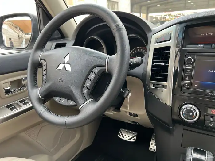 باجيرو 2022 بنزين فل كامل نظيف جدا لدى قمة الاطلال 41