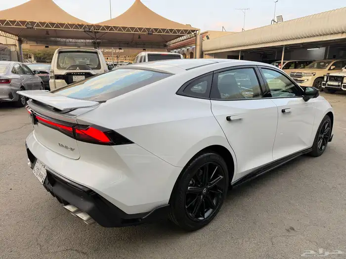 شانجان 2025 يوني V اعلى فئة سبورت 4